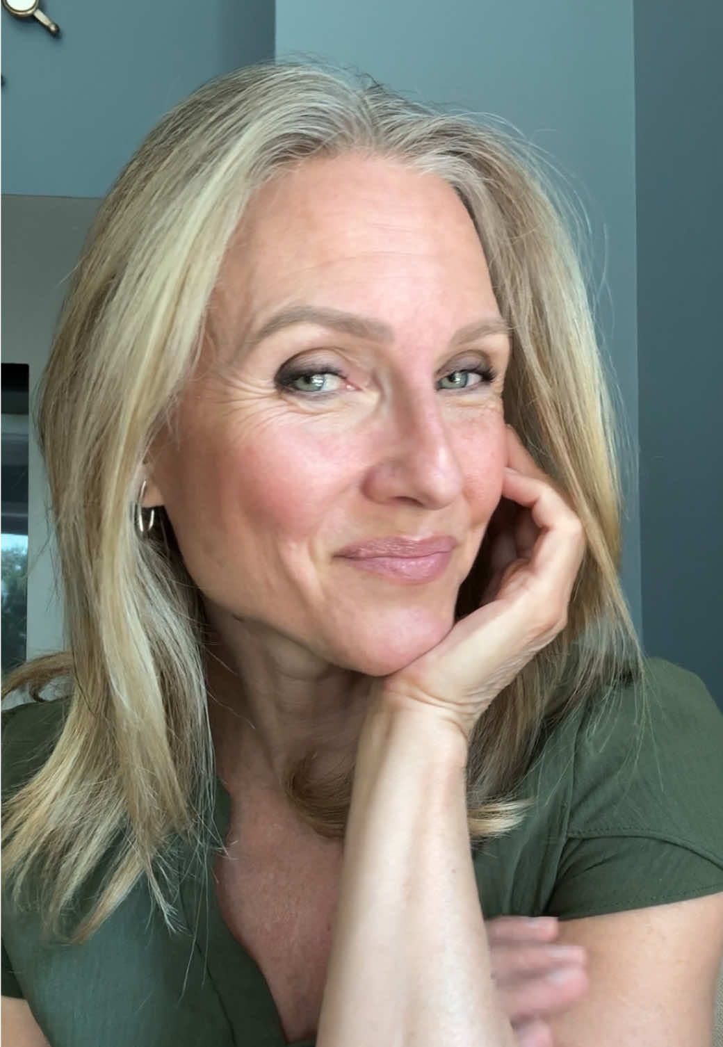 We’ve all heard “never say never”… but how often do we actually live by it? If you told younger me that I’d one day step on stage as a competitive bodybuilder, I would have laughed and said never. And yet here I am, living proof that “never” is just a wall we build around ourselves. The truth is, “never” steals possibilities. It robs us of the experiences that shape, stretch, and propel us forward. Life gets richer the more doors we leave open, the more space we give to opportunities we couldn’t even imagine before. Reframing “never” into “maybe, let’s see” or even just “not right now” creates room for growth, joy, and transformation. So the next time you feel yourself saying “never,” pause—because that might be the very thing that changes your life. What’s something you once said “never” to, but now it’s part of your story? Share it below and inspire someone else to open their door a little wider. #GenX #fitover40 #womenwholift #lifelessons #worldtok