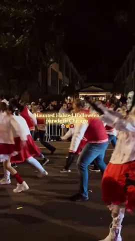 Halloween in Chicago is the best 👻🎃 #chicago #halloween #fall #thingstodoinchicago #fyp 