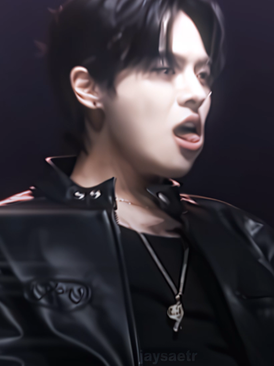 School is stressing me so bad and it's only the first week😆  #boys2planet #boysplanet2 #이리오 #leo #leeleo 