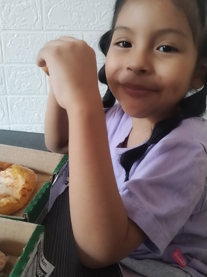 😝 #mom #girl #pizza #kfc #papajohns 