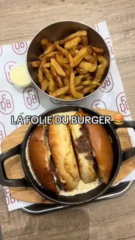 @lafolieduburger On suit vos conseils, on est enfin allé tester la folie du Burger ! Parfait pour un bon plan Burger à Marseille. À vous de vous régaler ! 💙 #marseille #burger #frites #cheddar #gourmand 