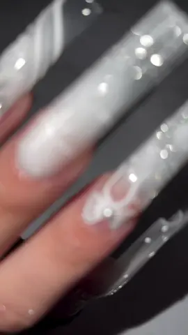 ✨❄️ ¡Bienvenidos al invierno mágico! ❄️✨ Estas uñas son la perfecta combinación de elegancia y estilo invernal. Con detalles en blanco y un toque artístico, cada diseño cuenta una historia. ¿Cuál es tu favorito? 💅✨ #NailArt #WinterVibes #estilounico #DecoraciónDeUñas #nailart  video original de @Lena 