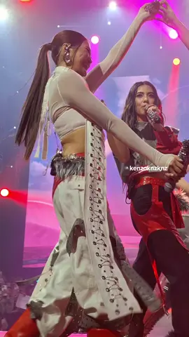 mekaya kiliti @BINI PH @bini_aiah @bini_mikha  #bini #biniph #biniatcokestudioconcert #CokeStudioPH #mikhaiah 