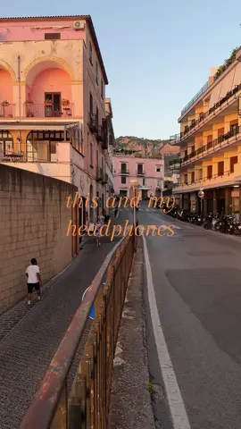 rome was very overrated #cmbyn #timotheechalamet #italy #headphones #music 