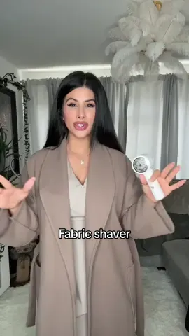 ✨ Smooth fabrics made easy with this electric fabric shaver grab yours today ✨ #FYP #TikTokMadeMeBuyIt #HomeFinds #CheapDeals #ViralProducts