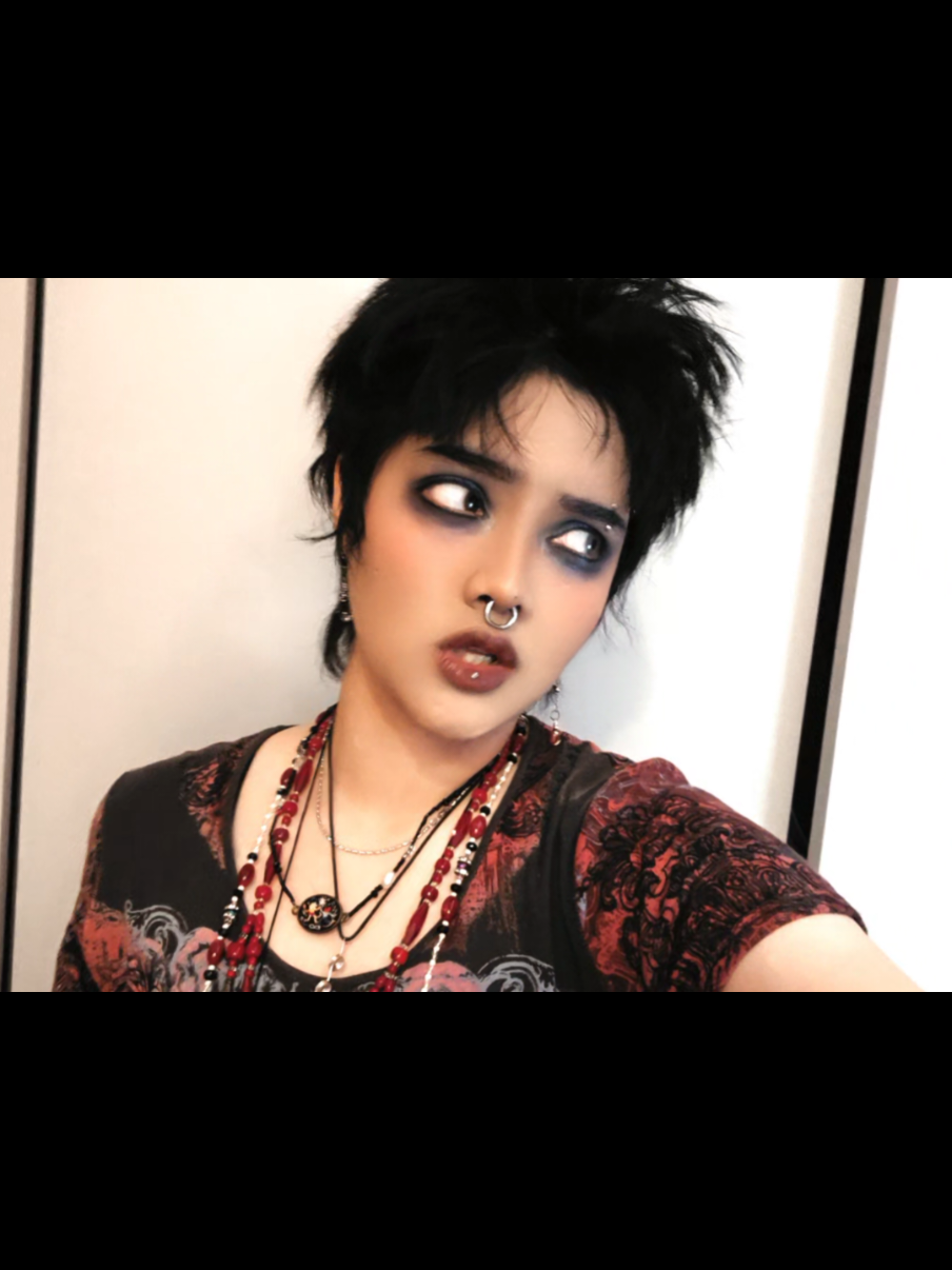your hips, your thighs.. tags ★ #mlm #nblm #queer #lgbtqia #alternative 