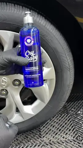 🚀 Chegou CRY BABY – O Revitalizador que Eleva o Padrão! Diga adeus ao aspecto apagado e sem vida. O Cry Baby foi criado para restaurar, proteger e dar um brilho duradouro a pneus, plásticos e borrachas externas, resistindo até mesmo aos dias mais difíceis. ✨ O que você ganha com Cry Baby: ✔️ Acabamento premium com brilho extremo ✔️ Toque seco, sem poeira e sem resíduos ✔️ Proteção contra sol, chuva e sujeira ✔️ Aplicação prática e resultado imediato ✔️ Até 3 meses de proteção em plásticos e 2 meses em pneus 🔧 Ideal para: frisos ressecados, vedadores de porta, retrovisores, para-choques, molduras e pneus. 💎 Cry Baby: o revitalizador que não só brilha, mas protege de verdade.