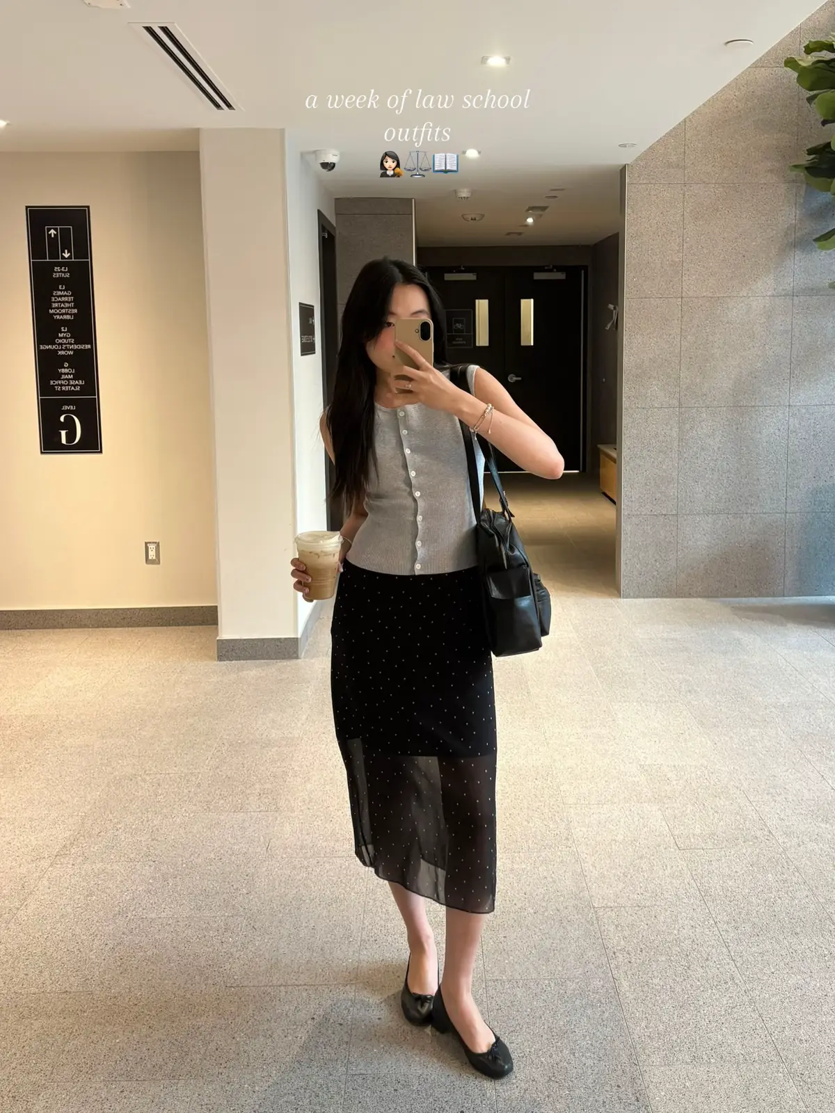 I wanted to wear diff shoes but my foot literally wouldn’t fit LOL #1L #backtoschooloutfits #lawschooloutfits #OOTD #outfitideas #outfitinspo 