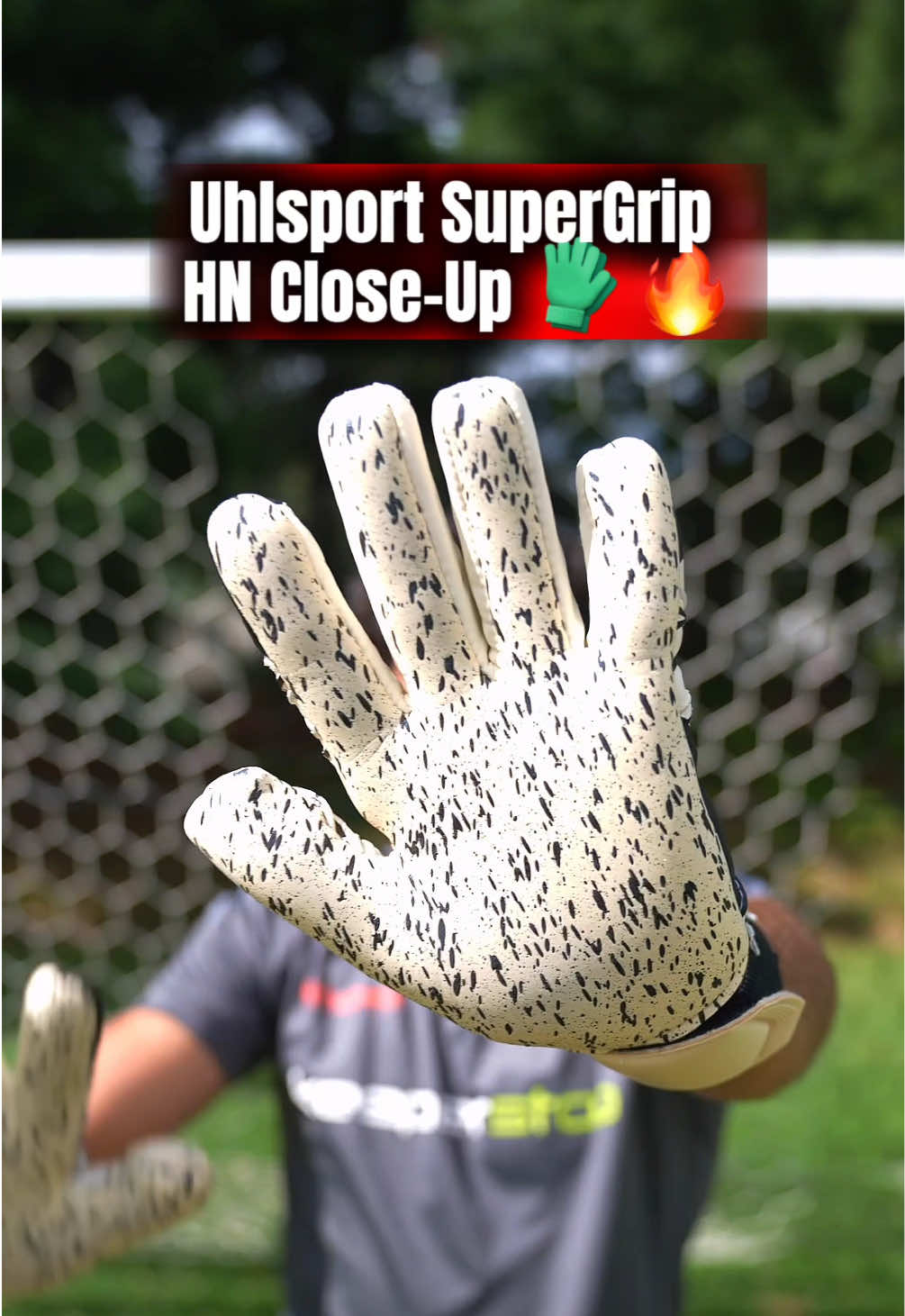 Close-up of the Uhlsport Supergrip+ HN 2025 🧤🔥 New White/Black/Silver colorway, insane grip, perfect fit, and ultimate ball control. Dual Fix wrist closure and ergonomic design. ⚽ What do you think about the design? 👀 #Goalkeeper #Uhlsport #uhlsportgloves #gk #gkunion #football #Soccer #futbol #portero #guantes #goalkeepergloves #closeup #viral #foryou #fyp 