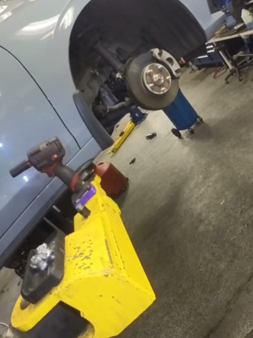 Calmest Mechanic? 🔧🤔 #hondacivic #eps #recall #pov #calm 