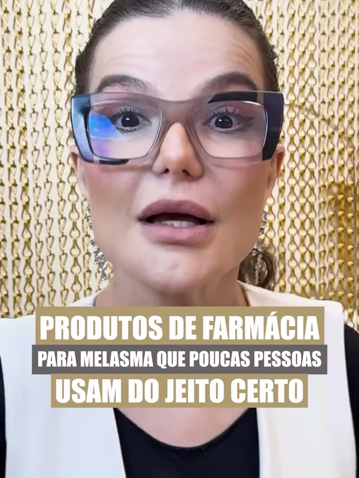 Produtos de farmácia para o melasma que poucas pessoas usam do jeito certo! Melasma é uma doença de pele até hoje sem cura. Mas muitas pessoas querem começar pelos clareadores mas sem usarem o básico da forma correta. Hoje te trago o básico. Um bom filtro solar e um bom hidratante. Só depois de usar estes dois de forma correta é que vale a pena pensar em usar clareador. E aí? Me conta se você já tem acertado nestes daí! 😉