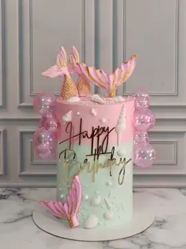 Torta 🧜‍♀️SIRENA 🧜‍♀️  🫧 25 porciones 🫧 bañado de buttercream italiano con relleno de crema blanca  🫧  esferas rosadas, perlitas y topper de #felizcumpleaños #tortatematica #tortaaesthetic #sirena #limaperu🇵🇪 