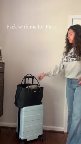 Pack with me for four days in Paris 🥐🇫🇷🥖🍷 #packwithme #french #paris #parisoutfits 