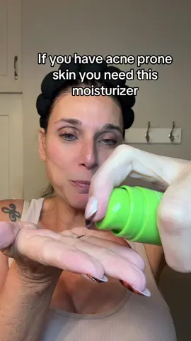 If you have Acne prone skin you need this moisturizer. #personaldayskincare #personaldaydeepdivemoisturizer #facemousturizer 