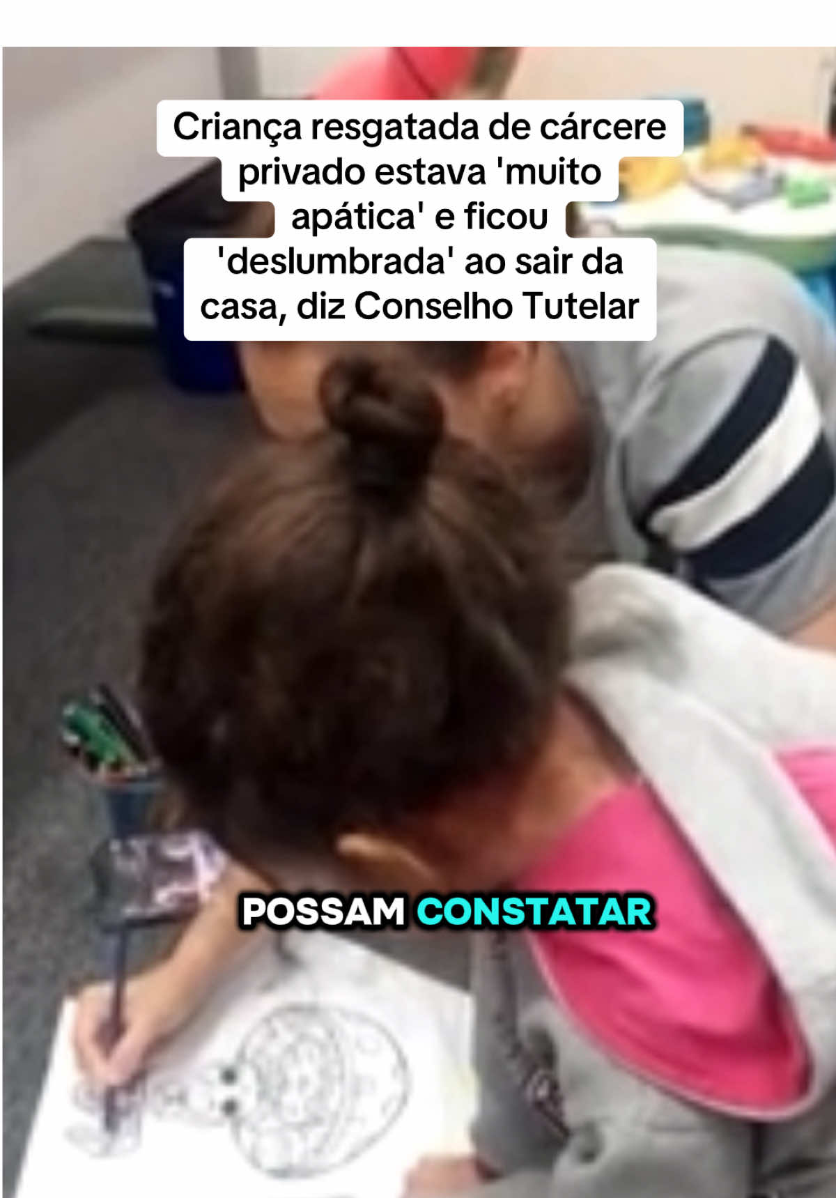 Criança resgatada de cárcere privado estava 'muito apática' e ficou 'deslumbrada' ao sair da casa, diz Conselho Tutelar Menina de seis anos foi encontrada após uma denúncia anônima. De acordo com a Polícia Civil, a criança nunca teve acesso à escola, vacinação ou qualquer atendimento de saúde, e também não tinha contato com o mundo externo. Pais foram presos.  #creatorsearchinsights #criminal #social #casosbizarros 