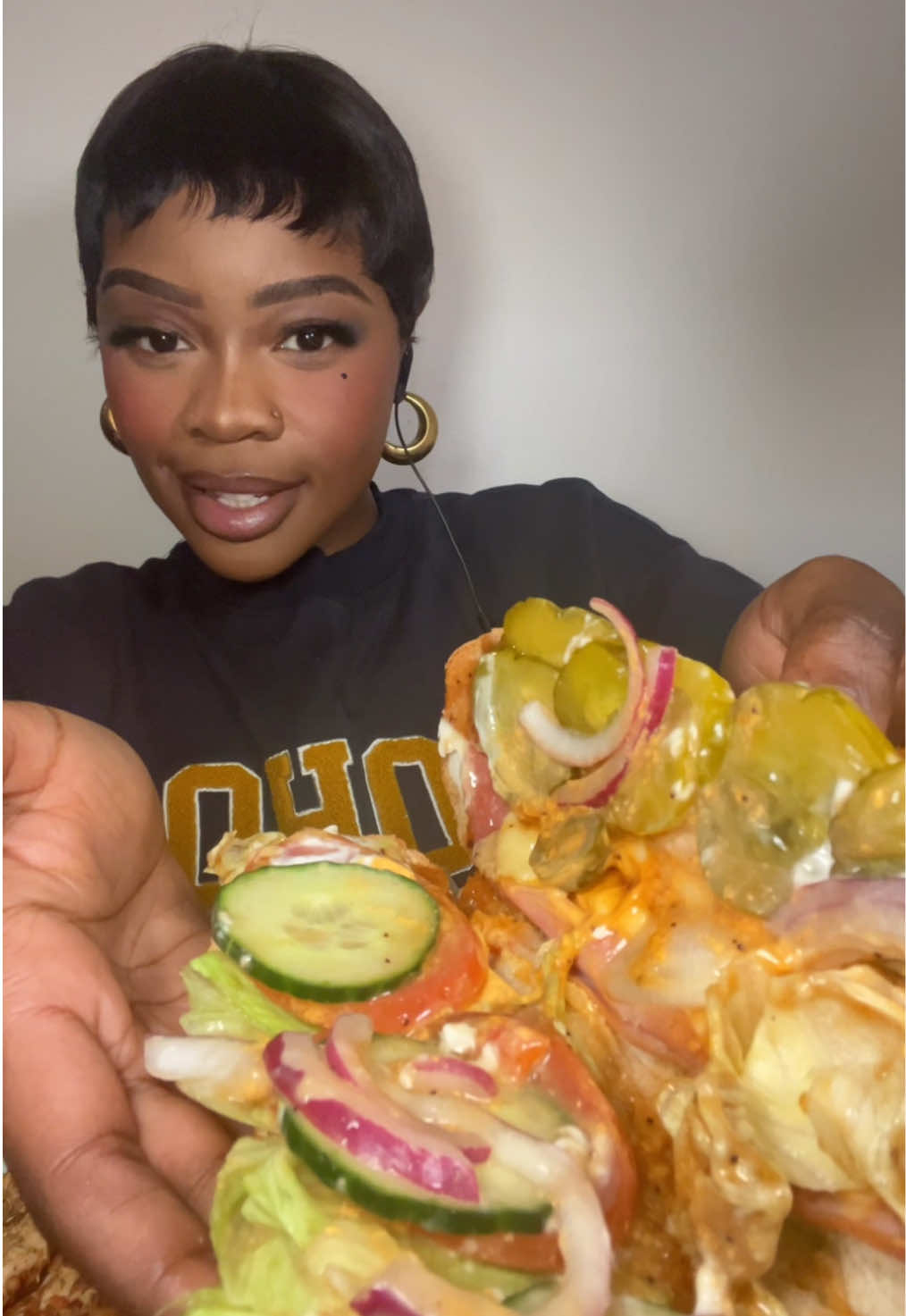 Enjoy this Italian BMT #sandwich from #subway with me 💕 #subway #eatingshow #subwaymukbang #mukbangvideo #mukbangeatingshow #eatwithme 