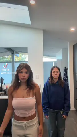 p town #fyp #twin #danc #OOTD @brenn🫶 @Kenzie 💞 