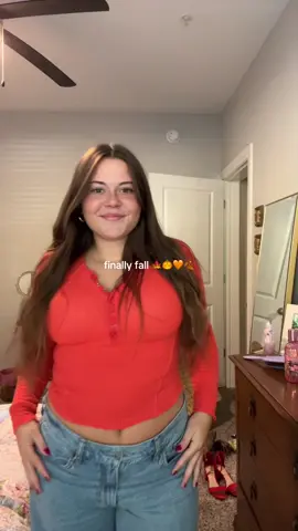 dare I say it’s the first fall friday #fall #fallinspo #outfitinspo #orange #friday 