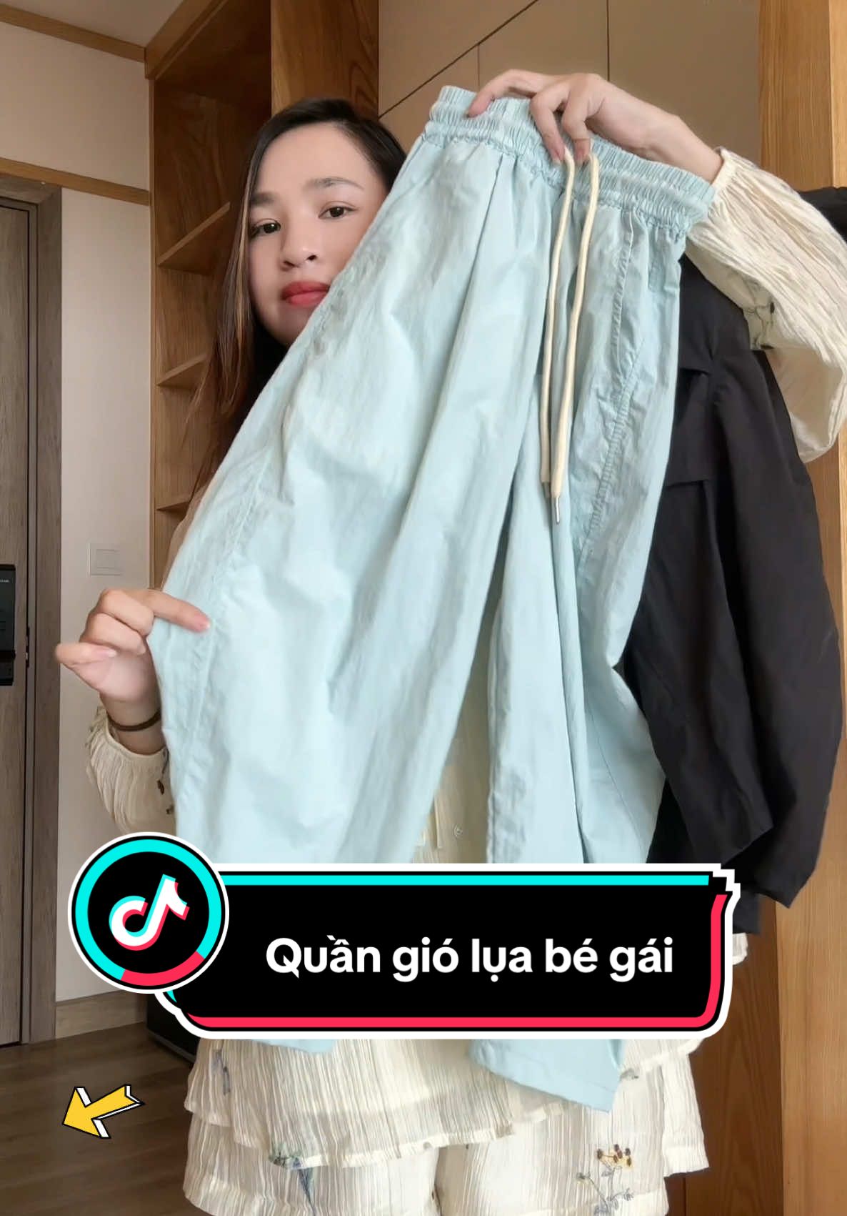 Quần gió lụa bé gái phong cách hàn quốc. Quần bé gái. #megaoreview123 #quanaotreem #quanaobegai  #quanbegai #quangiobegai 