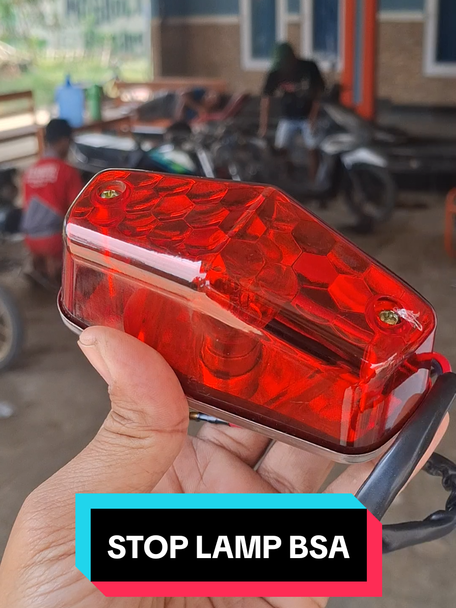 Stop lamp bsa Lampu stop lamp bsa ini bisa di pakai untuk cb100, dan c70, daleman kaca model diamond  #bsa #cb #cbindonesia #tiktok #viral #fypage #stoplamp #stopbsa #c70indonesia #c70 #motortua #arbi #arbimotor #bengkel #lampu   