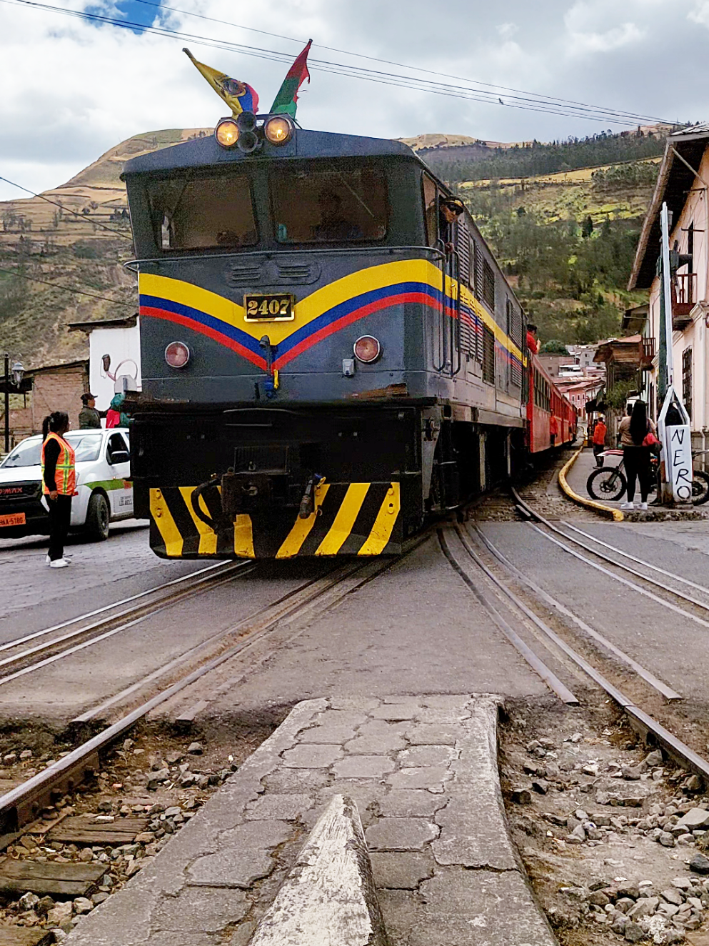 Tren de Alausi ruta Nariz del diablo #alausi #estaciondeltren #paratii  #trendealausi #narizdeldiablo 