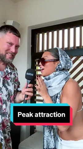 That moment you walk in and she can’t help but notice 😏 #interview #dating #datingadvice #publicinterview #pheromoneperfume 