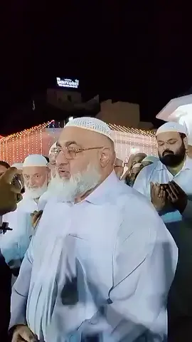 دربار عالیہ نقشبندیہ گھمکول شریف کوہاٹ میں 1500 سالہ جشن ولادت کے سلسلہ میں حوبصورت محفل سجائی گئی ااور محفل کے اختتام پر قبلہ حضرت پیر حبیب اللہ شاہ صاحب المعروف پیر جی سرکار سجادہ نشین دربار عالیہ نقشبندیہ گھمکول شریف کوہاٹ نے عالم اسلام کے لۓ خصوصی دعا فرمائی ۔
