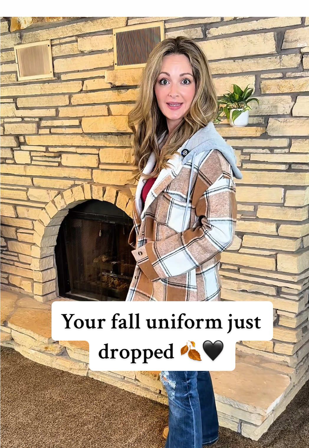 Comfy, cozy, & cute all in one 🤍🍂 This fleece-lined plaid shacket is the perfect fall/winter layering piece—you’ll never want to take it off! And it’s on SALE right now for under $30 👏 #tiktokshopcreatorpicks #falloutfits #fallfashion #affordablefashion #shacket 