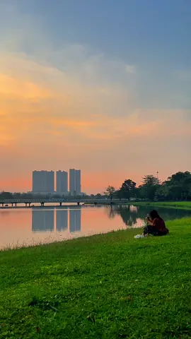 Video nya boleh kalian ambil buat bahan ngontent dll untuk para perintis content, edit sendiri ya, di izinin tanpa syarat, gausah folow . Bisa sampe sini karna ada org baik abang ini @Sugengtati nganterin muter2 ke Cikarang,  Meikarta Cikarang #cikarang #fyp #foryou #meikartacikarang #bekasi 