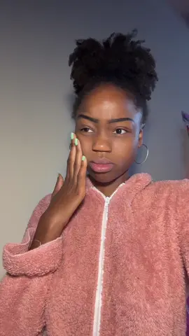 With you? 🫵🏾 Yes ☺️  #transitions #type4naturalhair #outfitinspo #mariahcarey #fashiontransition 