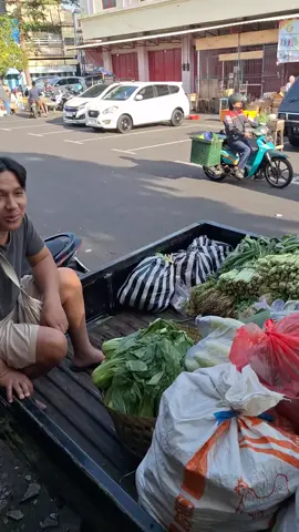 nyenengke tenan bolo dagangane#sayur #salatiga 