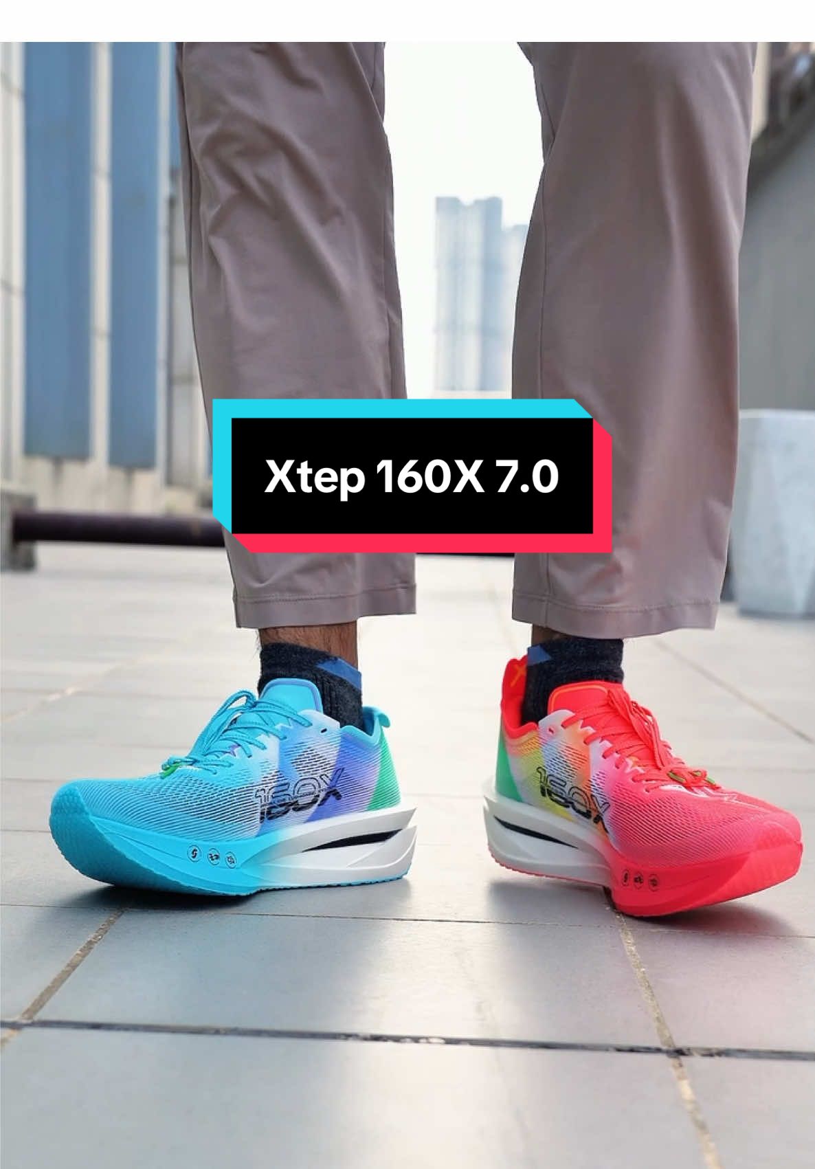 Ace- XTEP 160X 7.0 Color Couple Yang Kiri Kanan Tak Sama owhhh~~! Carbon T700 yang Power, sesuai untuk Jarak Marathon dan Runner nak mencapai PB, for Sure, Beginners ambil kalau sakit😂 #xtepshoes #doubleday #selesa #stable #training #runner #jualan #xperiencedifferent #speed 