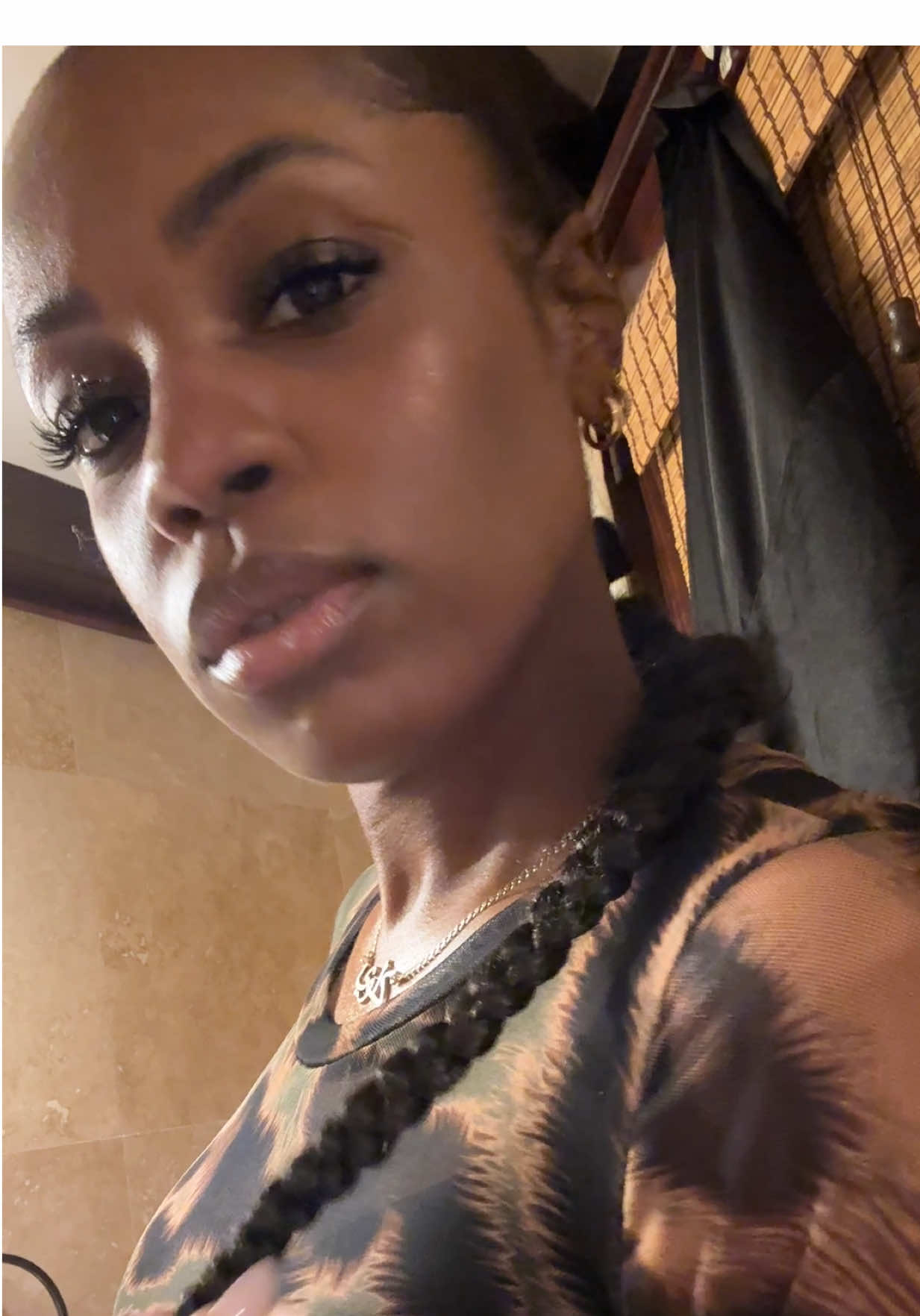 allow me to reintroduce myself… #LoveIsland #momager #teamhuda 