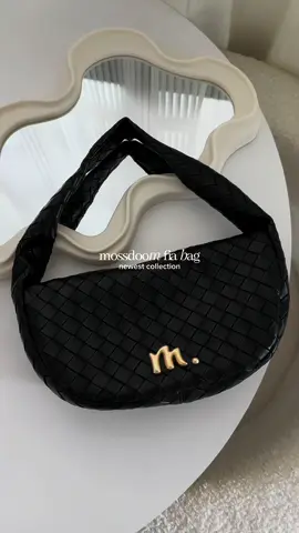 sooo inlove sa new woven bag ni @MOSSDOOM.PH 😍🖤 #bag #mossdoomfiabag #mossdoom #shoulderbag #wovenbag 