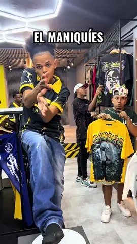 Malo ser maniquíes😂#baile @La Elite Store 