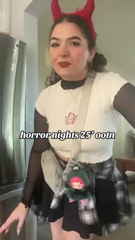 here’s my fit from hhn last night :) i had the best time im so tired 😴  cant wait for more hhnights this spooky season @Halloween Horror Nights @Universal Studios Hollywood  #hhn #horrornights #hhn2025 