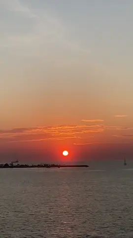 Vibes sunset pelabuhan Makassar #sunset #fyp #foryou #tiktok #alam 