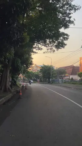 Dia baik,tapi ga sama komunikasinya, dia baik tapi aku ga nemu titik keseriusannya, dia baik tapi kaya bukan aku tujuannya