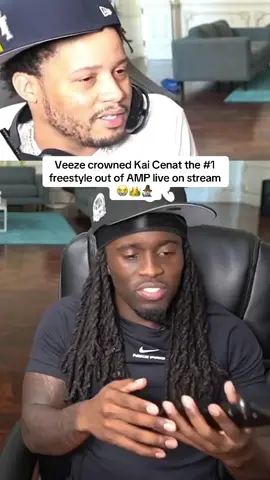 #Veeze crowned #KaiCenat the #1 freestyle out of #AMP live on stream 😭🔥👑 