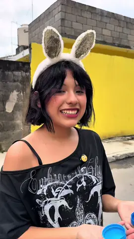 Jugando con barcos de papel @cris @Andy @La Angela💕 #humor #adaneoofficial 