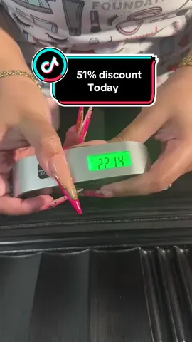 Esto realmente es una necesidad #luggageweight #scale #tiktokshop #tiktokmademebuyit #digitaluggagescale 