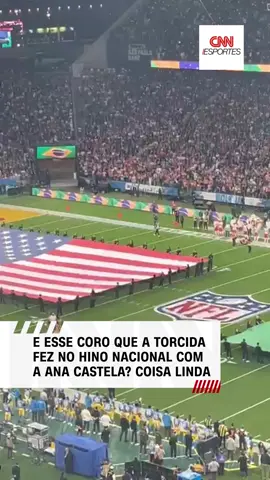 FOI DE ARREPIAR! Olha essa empolgação da torcida durante o hino cantado por Ana Castela 😍 #CNNEsportes #NFL #football #Kelce #Chargers #Chiefs