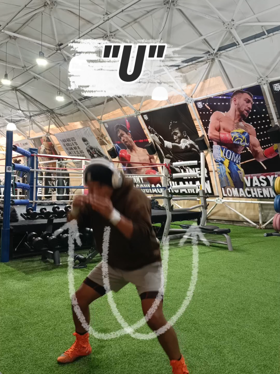 “Dominando el arte del boxeo 🥊🔥 Hoy te muestro cómo esquivar golpes con la misma intensidad y estilo que Mike Tyson, aplicando su movimiento característico: rapidez, explosividad y cabeza siempre activa. No se trata solo de defensa, sino de transformar la esquiva en una oportunidad de contraataque. 💥 #boxeo  #miketyson #boxingdrills  #drawing #EsquivaPerfecta