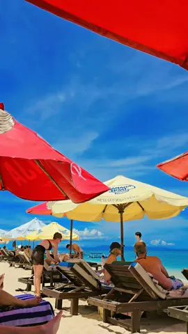 isinya bule semua, saya nyamar jadi bule thailand, 🤪😝 #pantai #berjemur #bule #bali #nusadua 