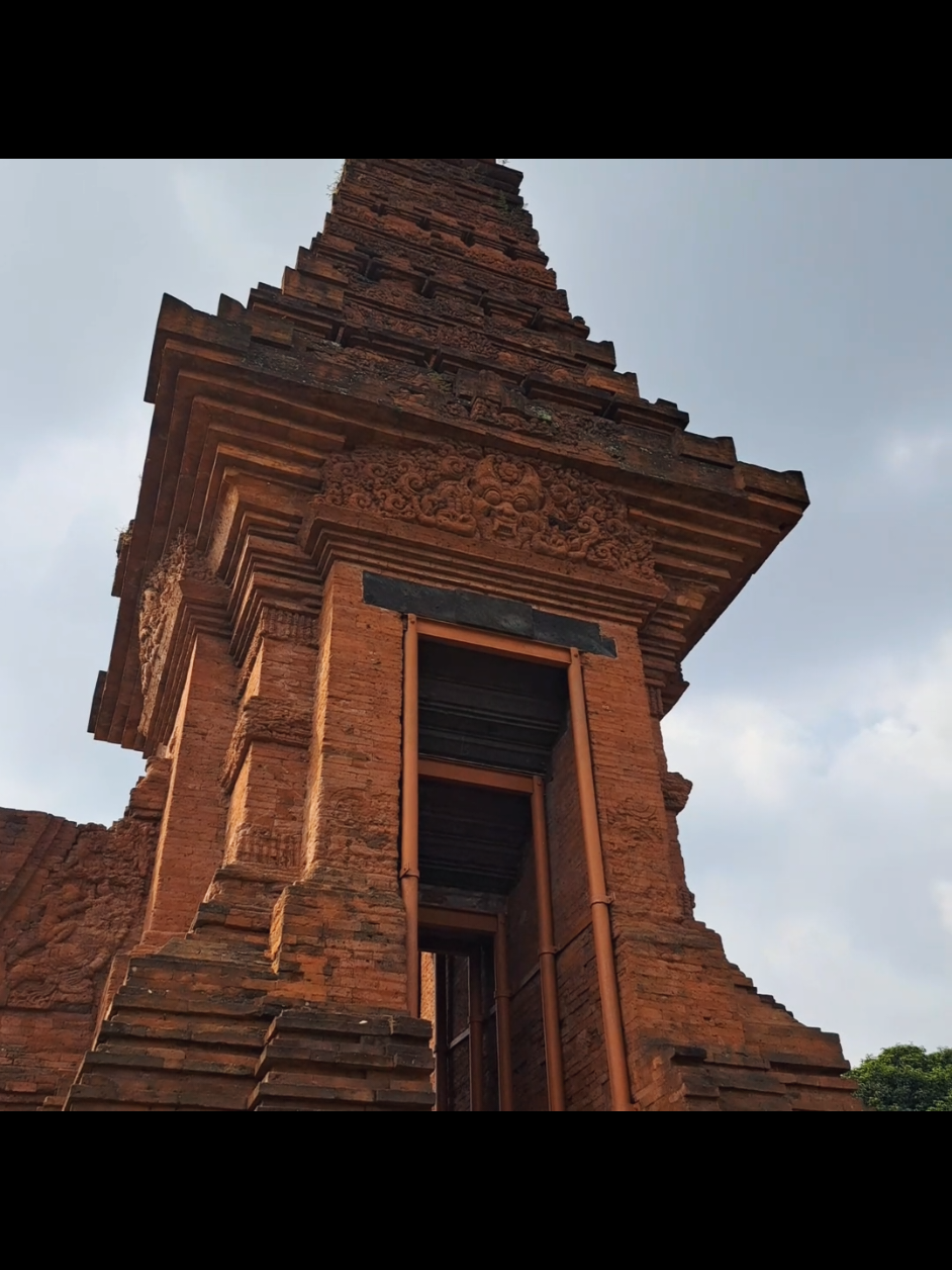 video was taken one year ago and it was located in Daerah Istimewa Yogyakarta and Dieng #foryoupage #sejarah #History #historytok #candi 