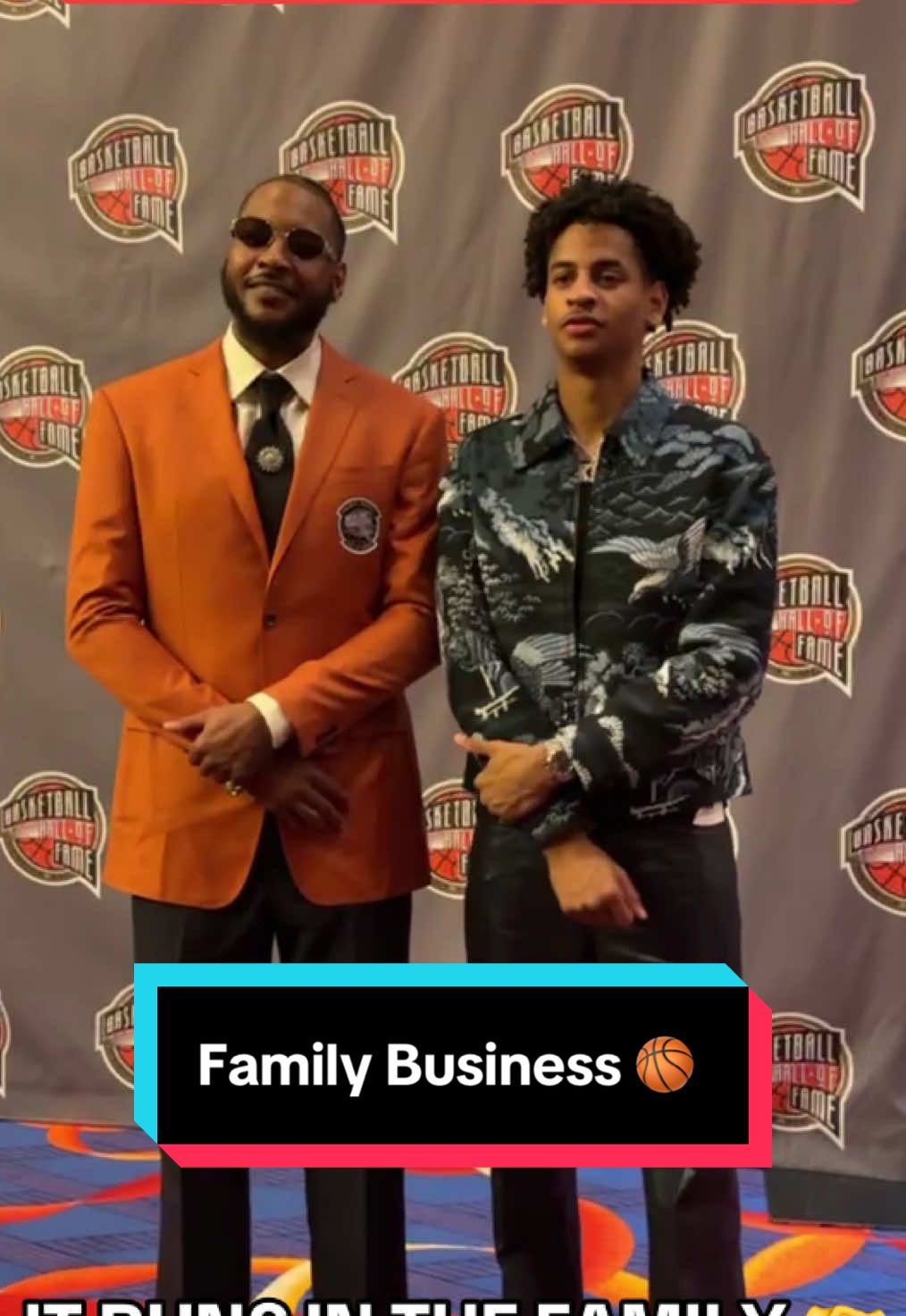 Carmelo takes his portrait with his son, @K I Y🥱 📸 #NBA #Basketball #HallOfFame #HOF #carmeloanthony 