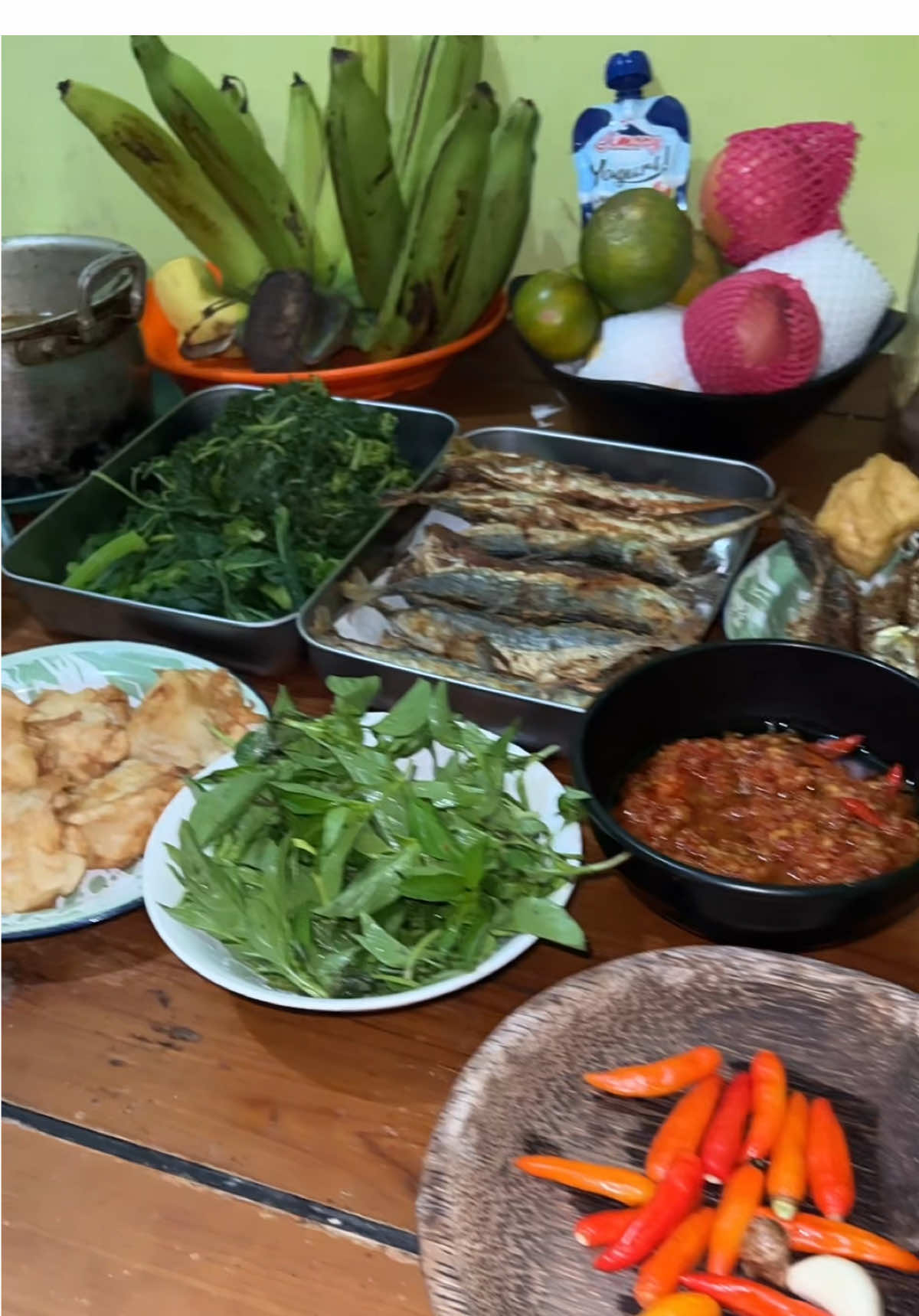 menu ne mbokdemu hari ini goreng ikan laut sambel sayur kenikir rebus rek 