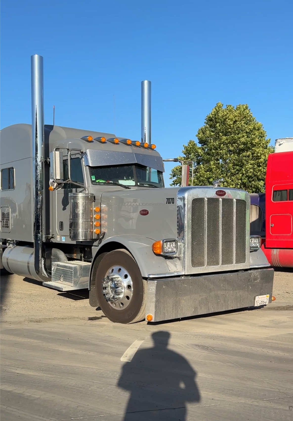 8 inch straight stacks and 359 headlights #custom #bigrig #peterbilt #389 #roalcoal 