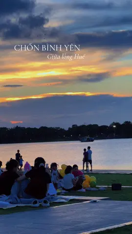 Có những buổi chiều,  chỉ cần đứng ở đây là thấy lòng nhẹ nhõm #chill #hue #chonbinhyen #hoanghonhue  #nguoidautien 