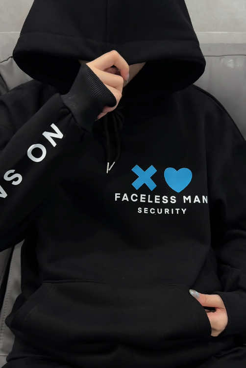 Red and Blue, two monsters who found home in each other ❤️💙 #lightsoutnavessaallen #navessaallen #darkfantasy #booklover #bookhoodie #hoodie #darkromancebook #facelessman 